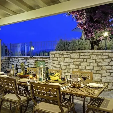 Sleeps 14 Pool Air Con Wifi * Kassiopi