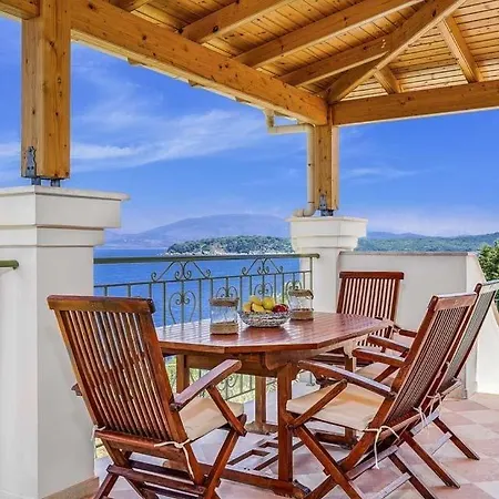 Sleeps 14 Pool Air Con Wifi *