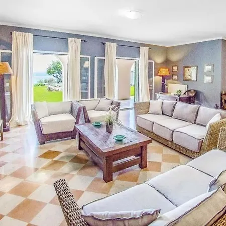 Sleeps 14 Pool Air Con Wifi Villa