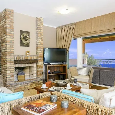 Sleeps 14 Pool Air Con Wifi *