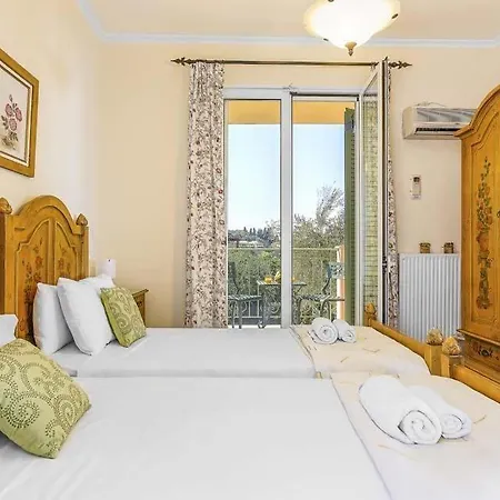 Sleeps 14 Pool Air Con Wifi *