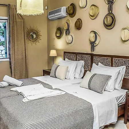Villa Sleeps 14 Pool Air Con Wifi